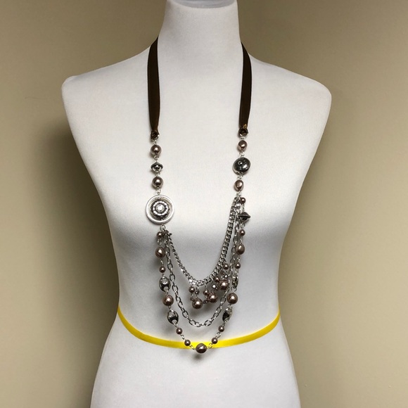 All The Trimmings Brown Blockbuster Necklace Paparazzi Paparazzi